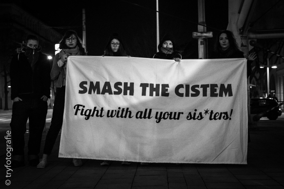 1.200 Frauen demonstrieren für Frauenrechte und gegen Diskriminierung in WIen